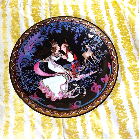 The betrothal. Certified ceramic plate in perfect condition